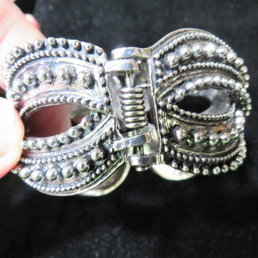 Huge Aurora Borealis Statement Clamping Bracelet -  New Low Price - Picture 5 of 6